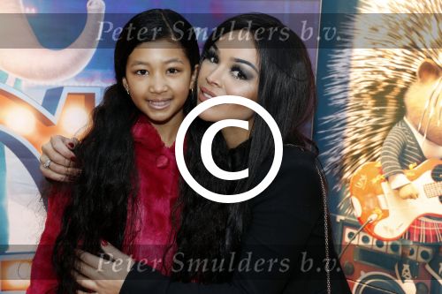 Amsterdam 10 december 2016
Premiere Sing in pathe arena. 
Amanda Balk met haar nichtje Jean Presney en zus