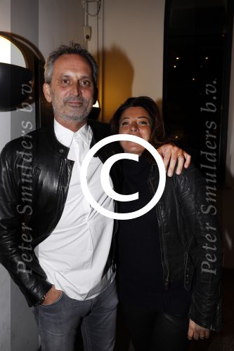 Amsterdam 22 november 2016
Presentatie Amsterdam XXXL magazine uitgegeven door Mark Teurlings bij gassan diamonds. Kees Beekman met Amanda Beekman Kolen en haar man Harrie Kolen