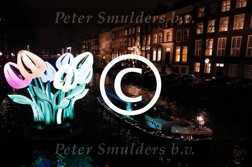 Amsterdam 12 december 2016
Lichtjesroute te water in Amsterdam en de uitrechtsestraat is verlicht
Amsterdam by Night
Kerstsfeer
