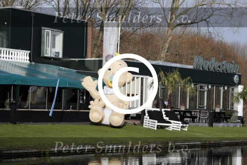 Den Haag 27 november 2016
Babyshower van Andre Hazes Jr. Natuurlijk zijn zijn vader Andre en moeder Monique aanwezig.