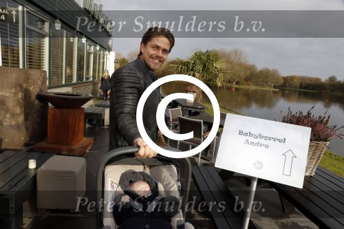 Den Haag 27 november 2016
Babyshower van Andre Hazes Jr. Natuurlijk zijn zijn vader Andre en moeder Monique aanwezig.
