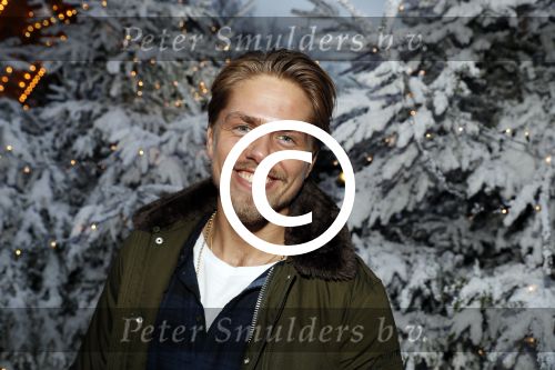 Kaatsheuvel 16 november 2016
Opnames videoclip Toppers met Rene Froger Gerard Joling Jeroen v d Boom Maxim Froger Danny Froger Lee Towers Andre Hazes jr O Gene en Maan. Opnames vonden plaats in de efteling.