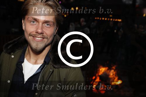 Kaatsheuvel 16 november 2016
Opnames videoclip Toppers met Rene Froger Gerard Joling Jeroen v d Boom Maxim Froger Danny Froger Lee Towers Andre Hazes jr O Gene en Maan. Opnames vonden plaats in de efteling.
