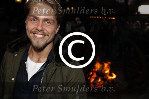 Kaatsheuvel 16 november 2016
Opnames videoclip Toppers met Rene Froger Gerard Joling Jeroen v d Boom Maxim Froger Danny Froger Lee Towers Andre Hazes jr O Gene en Maan. Opnames vonden plaats in de efteling.