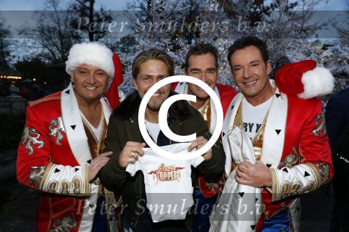 Kaatsheuvel 16 november 2016
Opnames videoclip Toppers met Rene Froger Gerard Joling Jeroen v d Boom Maxim Froger Danny Froger Lee Towers Andre Hazes jr O Gene en Maan. Opnames vonden plaats in de efteling.