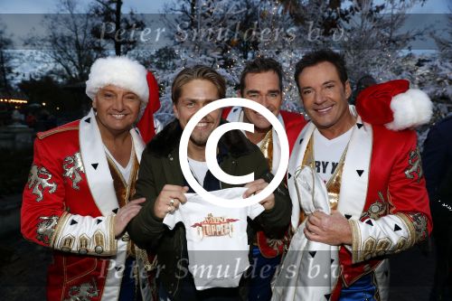 Kaatsheuvel 16 november 2016
Opnames videoclip Toppers met Rene Froger Gerard Joling Jeroen v d Boom Maxim Froger Danny Froger Lee Towers Andre Hazes jr O Gene en Maan. Opnames vonden plaats in de efteling.