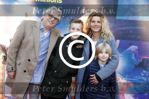 Amsterdam 10 december 2016
Premiere Sing in pathe arena. Annette Barlo met man Frank Timmer en kinderen
