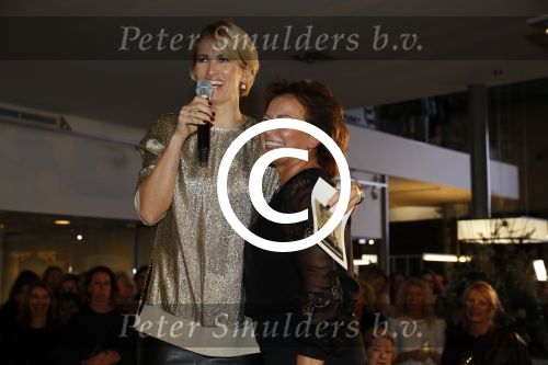 Heteren 23 november 2016
Ladies Night georganiseerd door Porsche centrum Gelderland.
Anouk Smulders presenteerde het event waar geld werd opgehaald voor de stichting Onky Donky van Marlies Boekhoorn