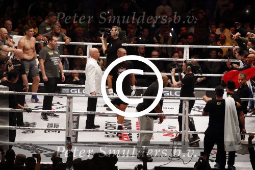 Oberhausen 10 december 2016
Rico Verhoeven wint zijn gevecht met Badr Hari tijdens de GLORY COLLISION in Oberhausen.