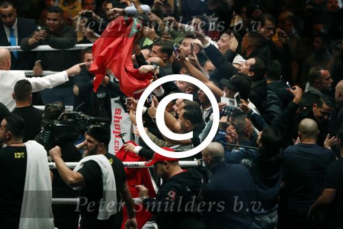 Oberhausen 10 december 2016
Rico Verhoeven wint zijn gevecht met Badr Hari tijdens de GLORY COLLISION in Oberhausen.