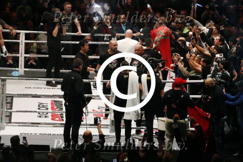 Oberhausen 10 december 2016
Rico Verhoeven wint zijn gevecht met Badr Hari tijdens de GLORY COLLISION in Oberhausen.