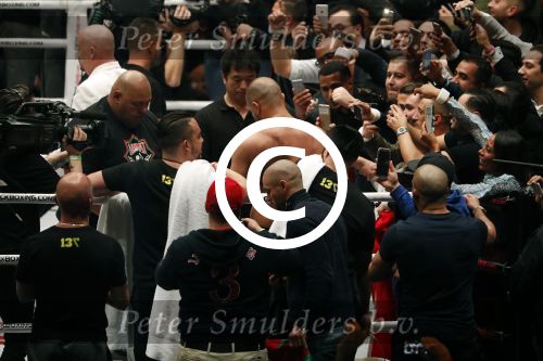 Oberhausen 10 december 2016
Rico Verhoeven wint zijn gevecht met Badr Hari tijdens de GLORY COLLISION in Oberhausen.