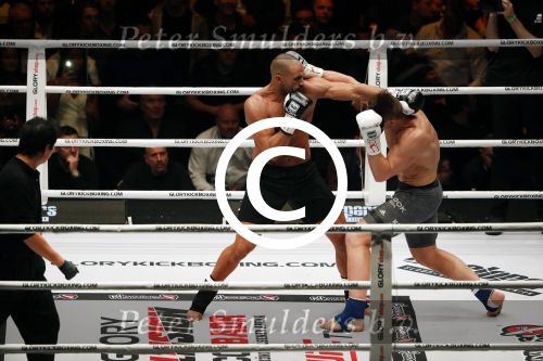 Oberhausen 10 december 2016
Rico Verhoeven wint zijn gevecht met Badr Hari tijdens de GLORY COLLISION in Oberhausen.
