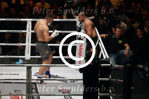 Oberhausen 10 december 2016
Rico Verhoeven wint zijn gevecht met Badr Hari tijdens de GLORY COLLISION in Oberhausen.