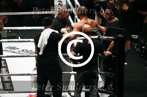 Oberhausen 10 december 2016
Rico Verhoeven wint zijn gevecht met Badr Hari tijdens de GLORY COLLISION in Oberhausen.