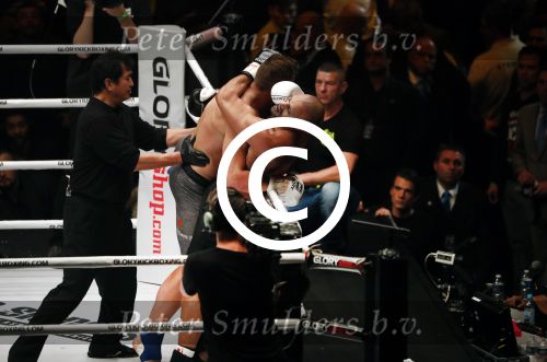 Oberhausen 10 december 2016
Rico Verhoeven wint zijn gevecht met Badr Hari tijdens de GLORY COLLISION in Oberhausen.