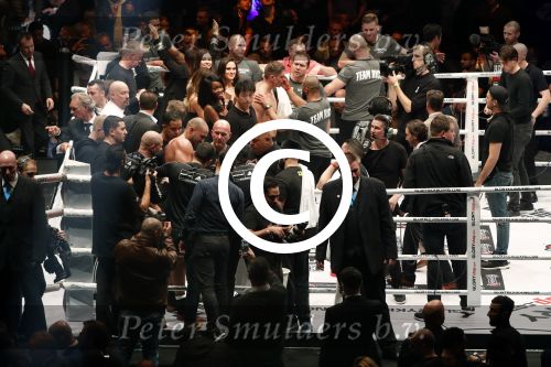 Oberhausen 10 december 2016
Rico Verhoeven wint zijn gevecht met Badr Hari tijdens de GLORY COLLISION in Oberhausen.