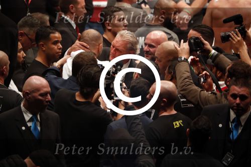 Oberhausen 10 december 2016
Rico Verhoeven wint zijn gevecht met Badr Hari tijdens de GLORY COLLISION in Oberhausen.
