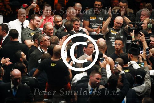 Oberhausen 10 december 2016
Rico Verhoeven wint zijn gevecht met Badr Hari tijdens de GLORY COLLISION in Oberhausen.