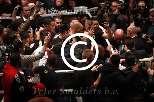 Oberhausen 10 december 2016
Rico Verhoeven wint zijn gevecht met Badr Hari tijdens de GLORY COLLISION in Oberhausen.
