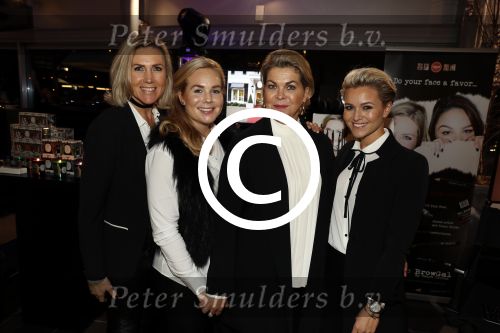 Heteren 23 november 2016
Ladies Night georganiseerd door Porsche centrum Gelderland.
Skins Cosmetics Oosterbeek stond er met een stand met oa Debbie Tim en Bartina Koeman