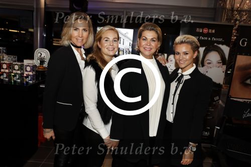 Heteren 23 november 2016
Ladies Night georganiseerd door Porsche centrum Gelderland.
Skins Cosmetics Oosterbeek stond er met een stand met oa Debbie Tim en Bartina Koeman