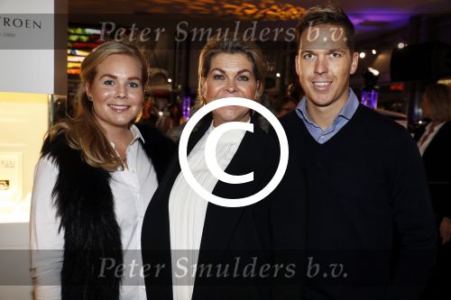 Heteren 23 november 2016
Ladies Night georganiseerd door Porsche centrum Gelderland.
Skins Cosmetics Oosterbeek stond er met een stand met oa Debbie Tim en Bartina Koeman