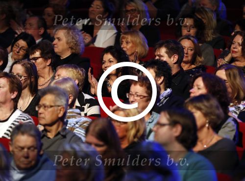 Amsterdam 20 november 2016
Rob de Nijs krijgt de radio5 oeuvre award in theater Amsterdam . Zijn vrouw Henriette en zoons Robert en Yoshi zijn ook aanwezig alsmede zijn ex vrouw Belinda meuldijk.