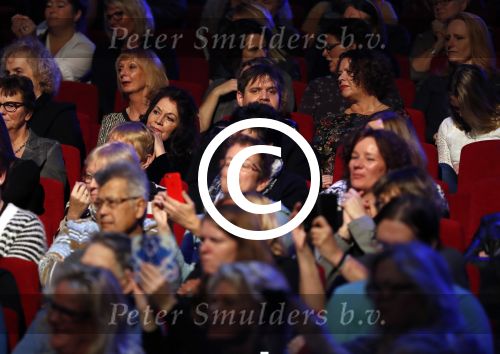 Amsterdam 20 november 2016
Rob de Nijs krijgt de radio5 oeuvre award in theater Amsterdam . Zijn vrouw Henriette en zoons Robert en Yoshi zijn ook aanwezig alsmede zijn ex vrouw Belinda meuldijk.