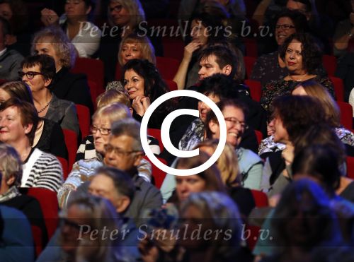 Amsterdam 20 november 2016
Rob de Nijs krijgt de radio5 oeuvre award in theater Amsterdam . Zijn vrouw Henriette en zoons Robert en Yoshi zijn ook aanwezig alsmede zijn ex vrouw Belinda meuldijk.