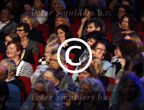 Amsterdam 20 november 2016
Rob de Nijs krijgt de radio5 oeuvre award in theater Amsterdam . Zijn vrouw Henriette en zoons Robert en Yoshi zijn ook aanwezig alsmede zijn ex vrouw Belinda meuldijk.