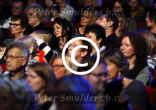 Amsterdam 20 november 2016
Rob de Nijs krijgt de radio5 oeuvre award in theater Amsterdam . Zijn vrouw Henriette en zoons Robert en Yoshi zijn ook aanwezig alsmede zijn ex vrouw Belinda meuldijk.