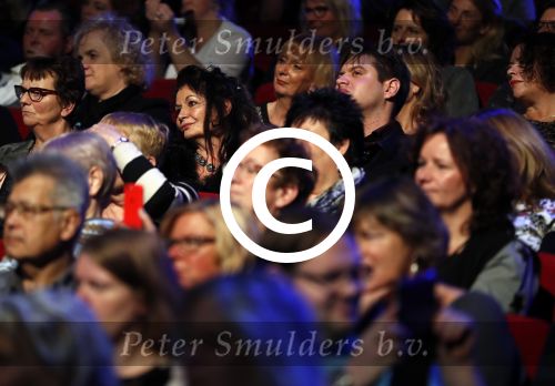 Amsterdam 20 november 2016
Rob de Nijs krijgt de radio5 oeuvre award in theater Amsterdam . Zijn vrouw Henriette en zoons Robert en Yoshi zijn ook aanwezig alsmede zijn ex vrouw Belinda meuldijk.