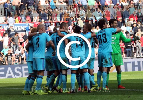 Eindhoven, 18 September 2016 PSV-Feyenoord, eindstand 0-1 Kompetitie Seizoen 2016-2017.
Blijdschap bij Feyenoord na de overwining van 0-1 o.a. Dirk Kuyt Rick Karsdorp  Erik Bottegin Bial Basacikoglu