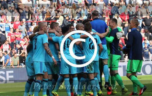 Eindhoven, 18 September 2016 PSV-Feyenoord, eindstand 0-1 Kompetitie Seizoen 2016-2017.
Blijdschap bij Feyenoord na de overwining van 0-1 o.a. Dirk Kuyt Rick Karsdorp  Erik Bottegin Bial Basacikoglu