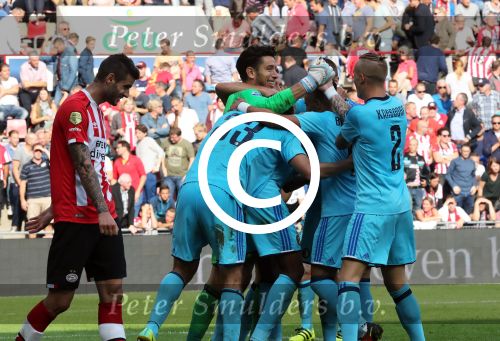 Eindhoven, 18 September 2016 PSV-Feyenoord, eindstand 0-1 Kompetitie Seizoen 2016-2017.
Blijdschap bij Feyenoord na de overwining van 0-1 o.a. Dirk Kuyt Rick Karsdorp  Erik Bottegin Bial Basacikoglu