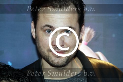 Amsterdam 10 december 2016
Premiere Sing in pathe arena. Boris Titulaer met vrouw en kinderen