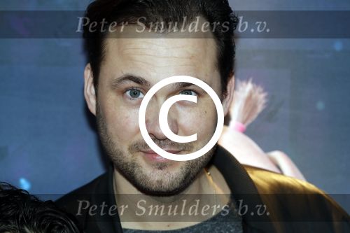 Amsterdam 10 december 2016
Premiere Sing in pathe arena. Boris Titulaer met vrouw en kinderen