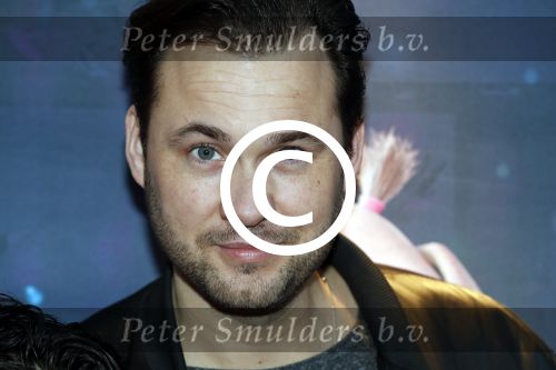 Amsterdam 10 december 2016
Premiere Sing in pathe arena. Boris Titulaer met vrouw en kinderen