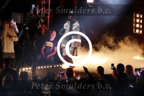 Oberhausen 10 december 2016
Nieky Holzen verliest zijn wereldtitel aan Cedric Doumbe uit Frankrijk tijdens de GLORY COLLISION in Oberhausen.