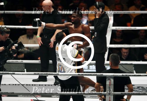 Oberhausen 10 december 2016
Nieky Holzen verliest zijn wereldtitel aan Cedric Doumbe uit Frankrijk tijdens de GLORY COLLISION in Oberhausen.