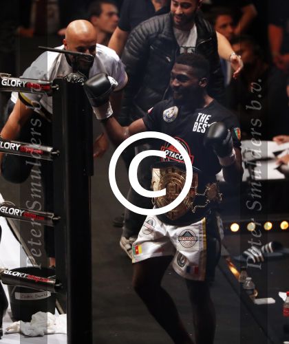 Oberhausen 10 december 2016
Nieky Holzen verliest zijn wereldtitel aan Cedric Doumbe uit Frankrijk tijdens de GLORY COLLISION in Oberhausen.