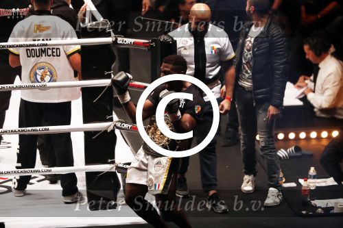 Oberhausen 10 december 2016
Nieky Holzen verliest zijn wereldtitel aan Cedric Doumbe uit Frankrijk tijdens de GLORY COLLISION in Oberhausen.