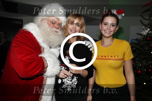 Amsterdam 7 december 2016
Sky radio Christmas tree event met oa Daphne en Emma Deckers Ronald de Boer Gers Pardoel Wilfred Genee Renate Verbaan en Bracha v Doesburgh. Fred v Leer en Manon Meijers zijn de jury. Marlayne Sahupala presenteert het geheel in het college hotel.