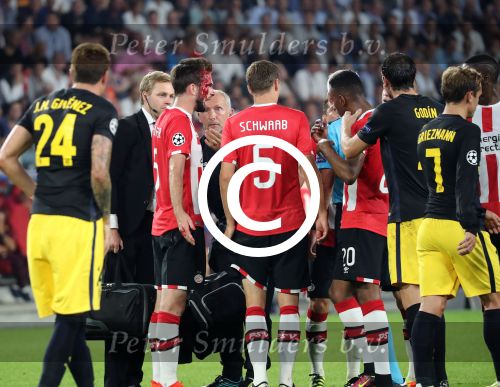 Eindhoven, 13 September 2016
PSV-Atletico Madrid, eindstand 0-1 
Eerste wedstrijd voorronde CL Seizoen 2016-2017
Davy Propper geblesseerd