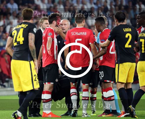 Eindhoven, 13 September 2016
PSV-Atletico Madrid, eindstand 0-1 
Eerste wedstrijd voorronde CL Seizoen 2016-2017
Davy Propper geblesseerd