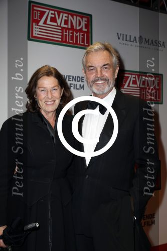 Amsterdam 14 november 2016
Premiere de zevende hemel in theater Carre. Derek de Lint met zijn vrouw