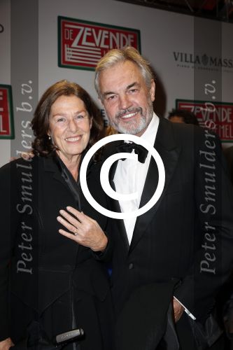 Amsterdam 14 november 2016
Premiere de zevende hemel in theater Carre. Derek de Lint met zijn vrouw