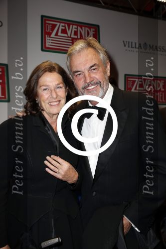 Amsterdam 14 november 2016
Premiere de zevende hemel in theater Carre. Derek de Lint met zijn vrouw