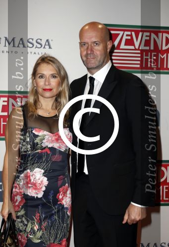 Amsterdam 14 november 2016
Premiere de zevende hemel in theater Carre. Elle v Rijn met vriend